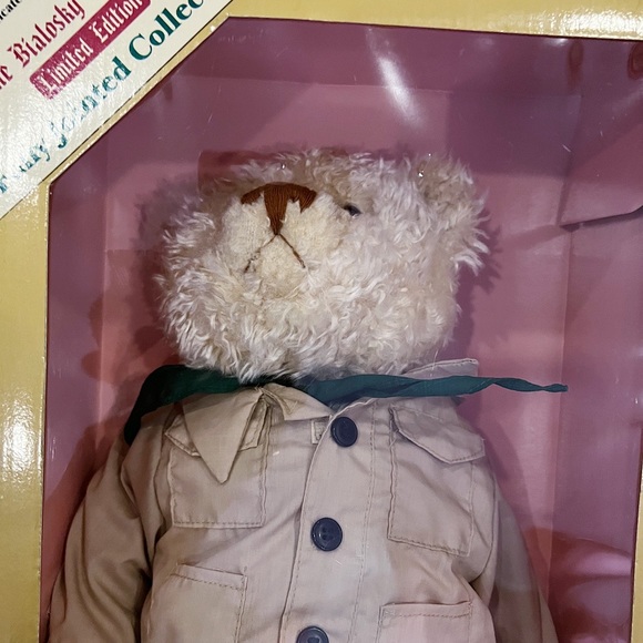 VINTAGE 1995 BIALOSKY TREASURY CHARLIE SAFARI TEDDY BEAR WITH BUTTERFLY - BNIB - Picture 3 of 8